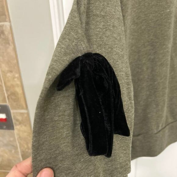 POL Green With Velvet Bows Embroidered Floral Quirky Unique Sweatshirt Large - Picture 5 of 13